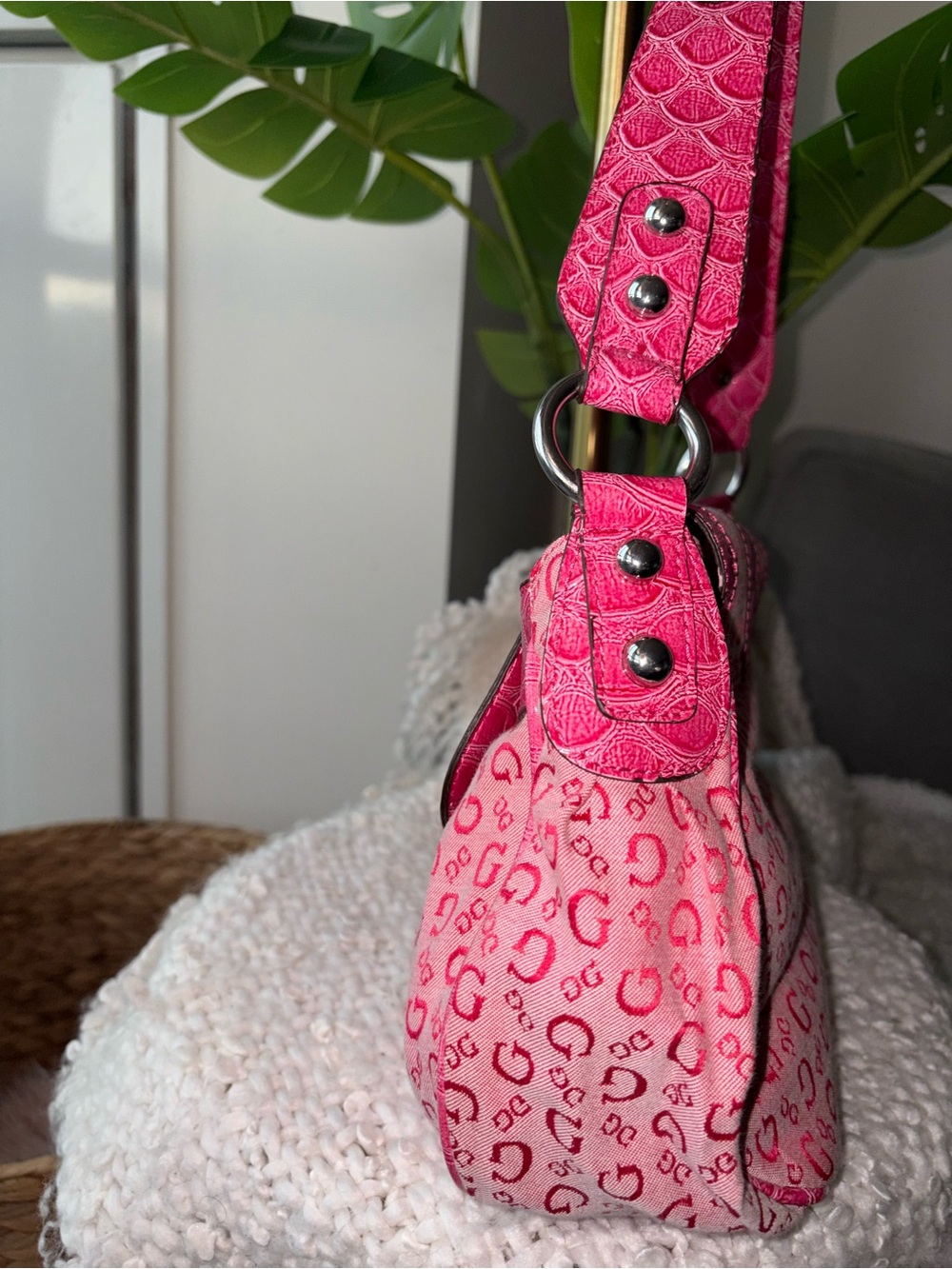 RARE Vintage Y2K GUESS Hot Pink Monogram Croc Shoulder Bag Big G - Picture 8 of 11